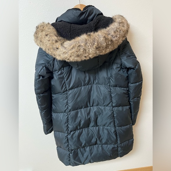 Eddie Bauer Blue down filled Puffer Coat with Faux Fur Hood. Women’s size M - Picture 2 of 4